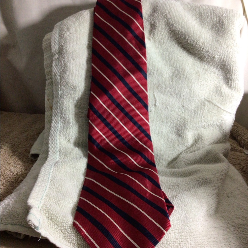 Red Striped Men's Tie with Navy and White Accents